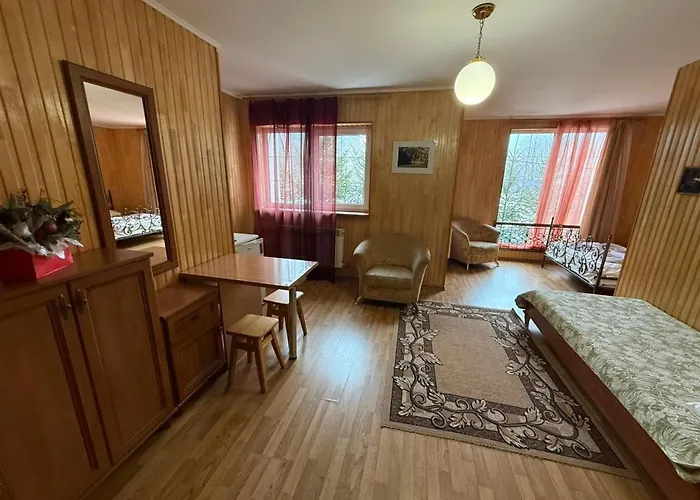 Hotel Palas Tatariv Alojamento de Acomodação e Pequeno-almoço
