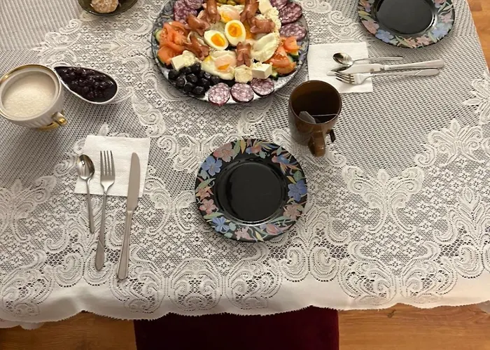 Hotel Palas Tatariv Alojamento de Acomodação e Pequeno-almoço *